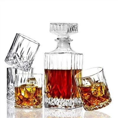 Crystal glass whiskey decanter with matching stopper for gift and private label sets Crystal glass whiskey decanter with matching stopper for gift and private label sets